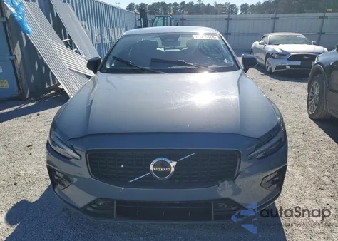 2024 Volvo S60 B5 Core Dark Theme из США, поврежденный, VIN 7JRL12FK8RG298396